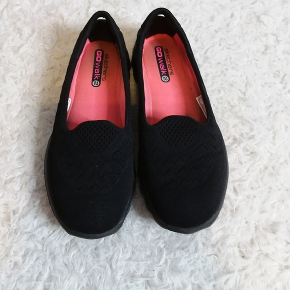 Sketchers go walk 2 black size.6 like new - Picture 3 of 9